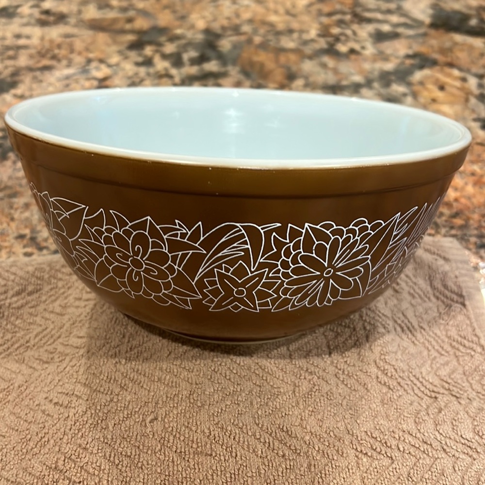 Vintage Pyrex Woodland 403 2.5Q Mixing Bowl- Brown & White- Large Nesting Bowl